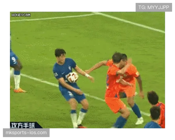 足球判罚标准详解：关键规则与裁判判定原则解析